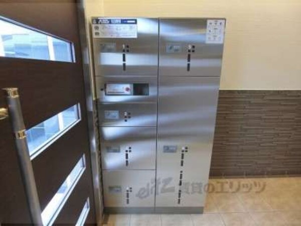 建築中