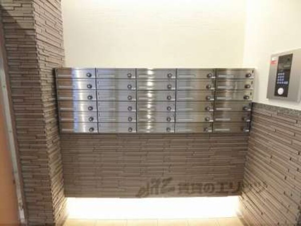 建築中