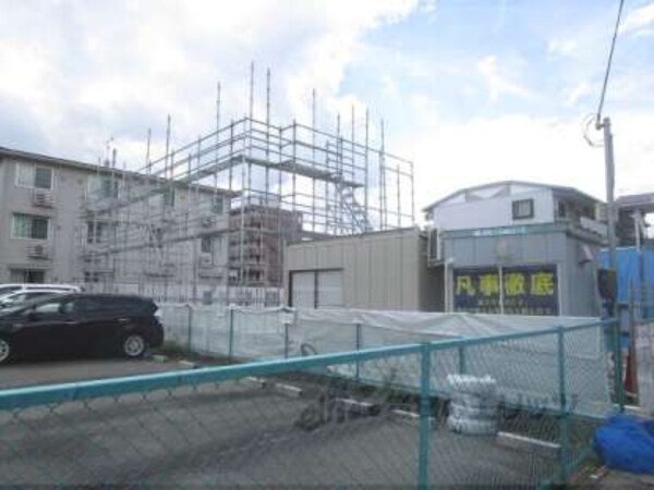 建物予定地横から