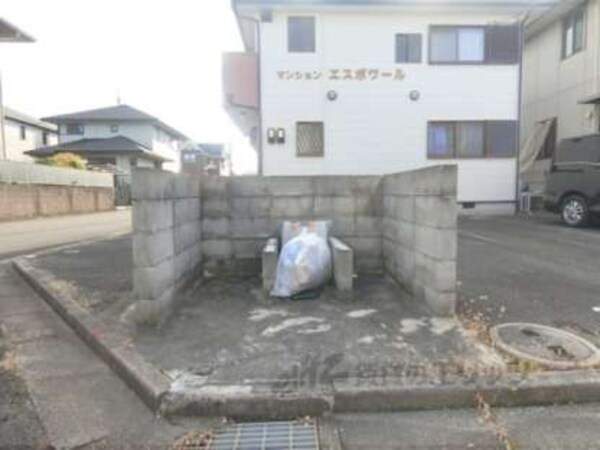ゴミ置き場
