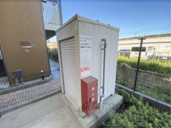 プロパンガス置き場