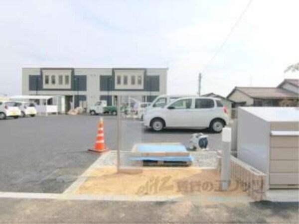 敷地入口付近(工事中)