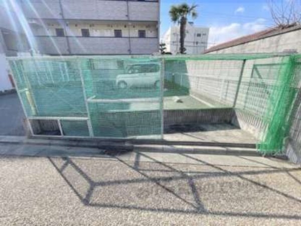 ゴミ置き場