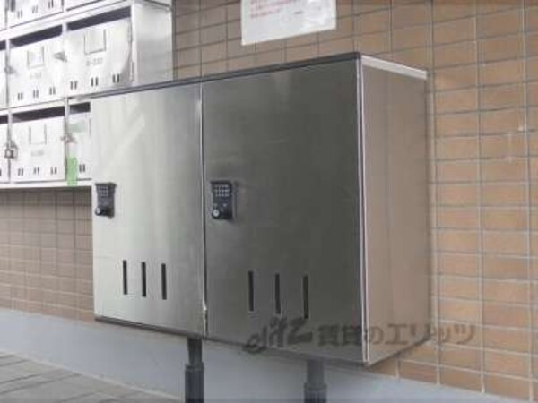 宅配ボックス