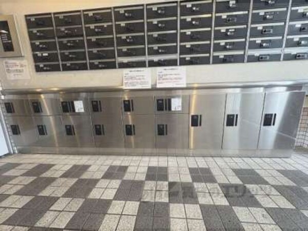 宅配ボックス