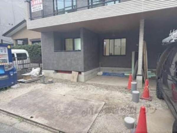 敷地内