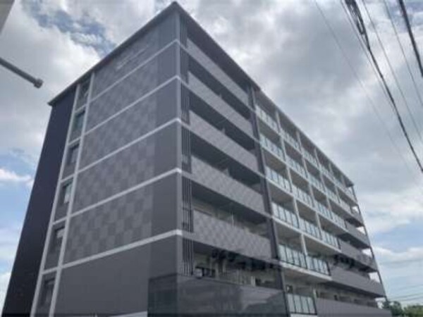 建築中