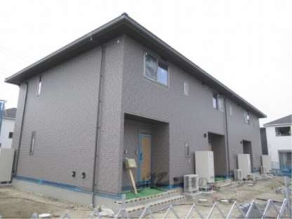 建築中