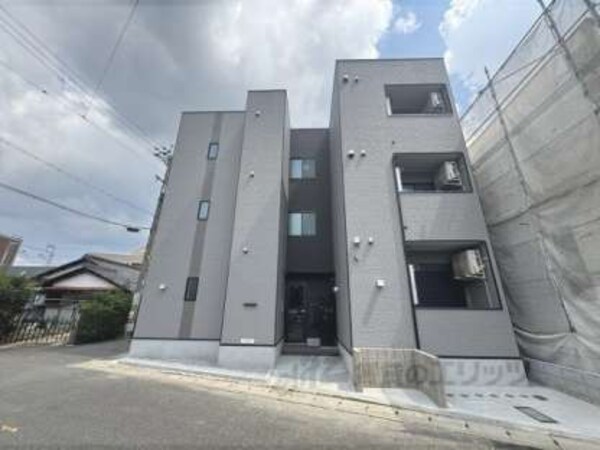 建築中