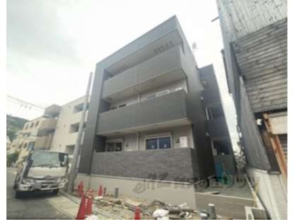 建築中