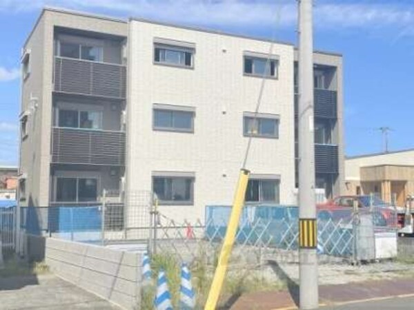 建築中