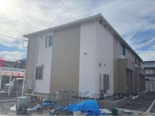 建築中