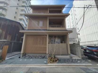 建築中