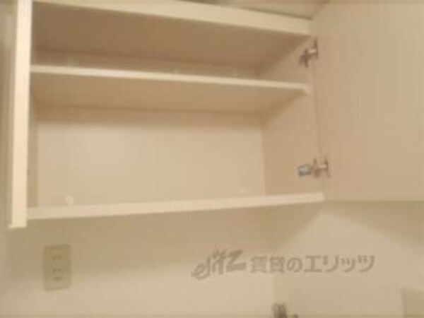 洗濯機置き場の上