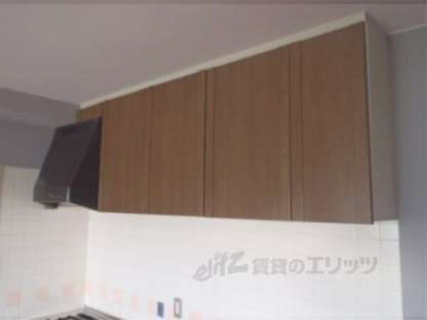 キッチン上部棚