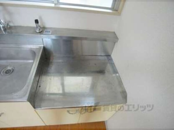 キッチン(2口コンロ設置可能)