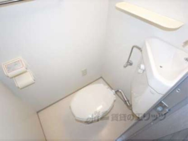 トイレ(トイレットペーパー２個置けます。)
