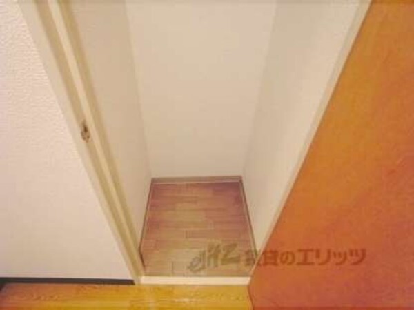 収納(ちょっとした物を収納するのに便利です)