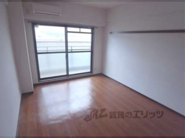 洋室(広々８帖)