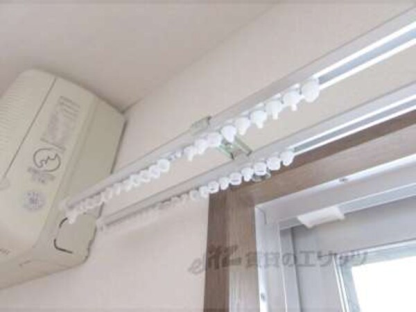 カーテンレール