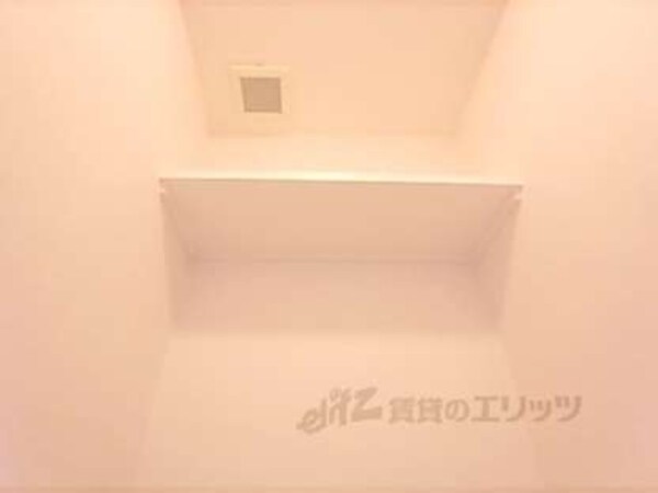 トイレ上：収納場所