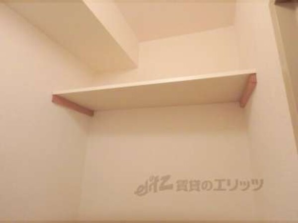 収納棚