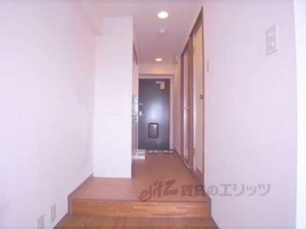 廊下(広々とした廊下ですね。)