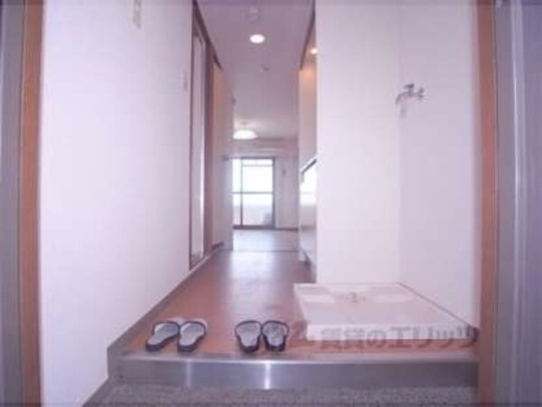 廊下(明るい廊下ですね。)