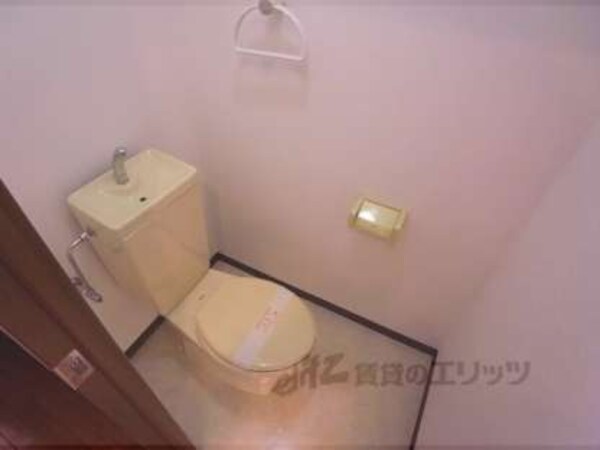 トイレ(独立したトイレは落ち着きますね)
