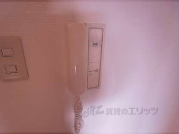 ドアホン(オートロック付きは安心ですね)