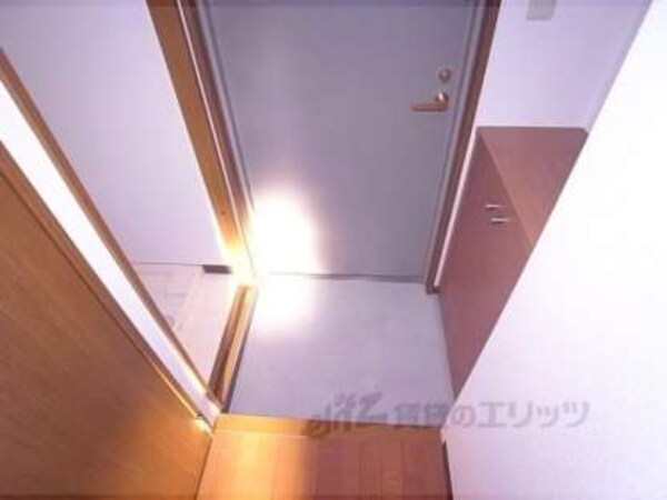 玄関(下駄箱のおかげで玄関がスッキリ)