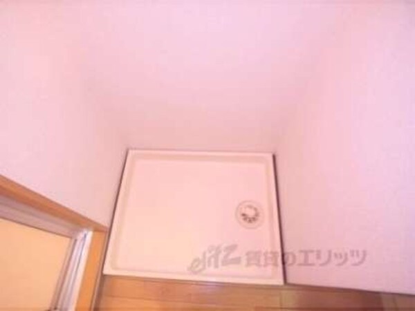 洗濯機置場(室内に置けるのは嬉しいですね。)