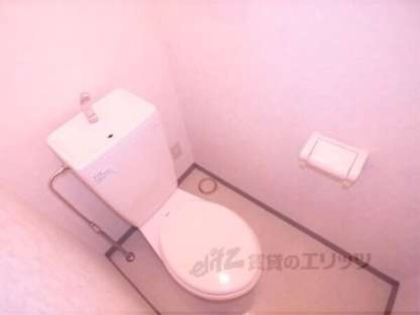 トイレ(独立したトイレで落ち着きますね。)