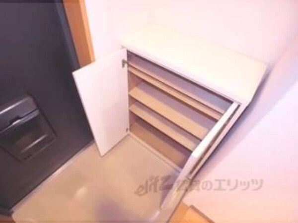 下駄箱(靴もしっかり収納できて玄関がスッキリ。)