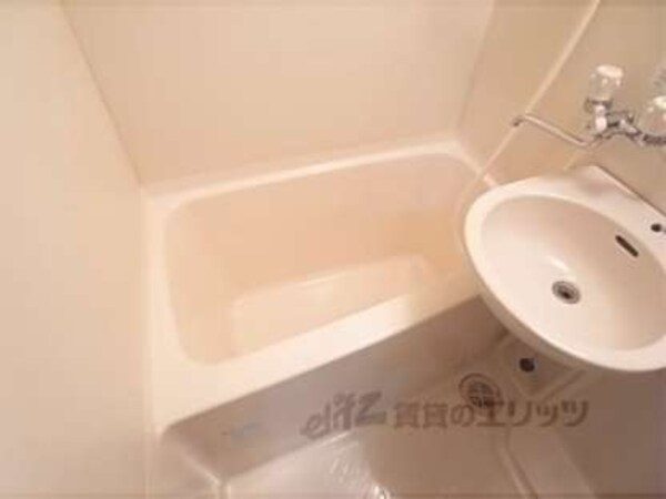 ユニットバス(お風呂とトイレの掃除が一度で済みます)
