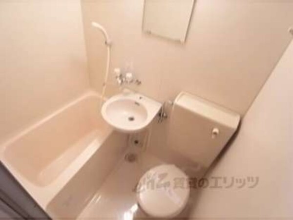 ユニットバス(お風呂とトイレの掃除が一度で済みます)