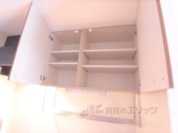 キッチン(上部収納スペース)