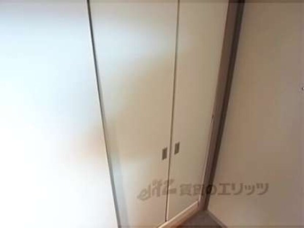 洗濯機置場(扉あれば洗濯機置場です)