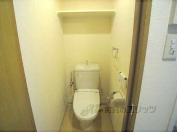 トイレ(上部収納付きです。)