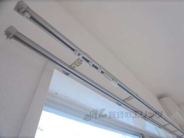 カーテンレール