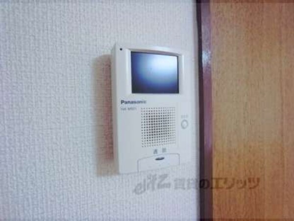 モニターホン(来客の顔が見えるので安心ですね)