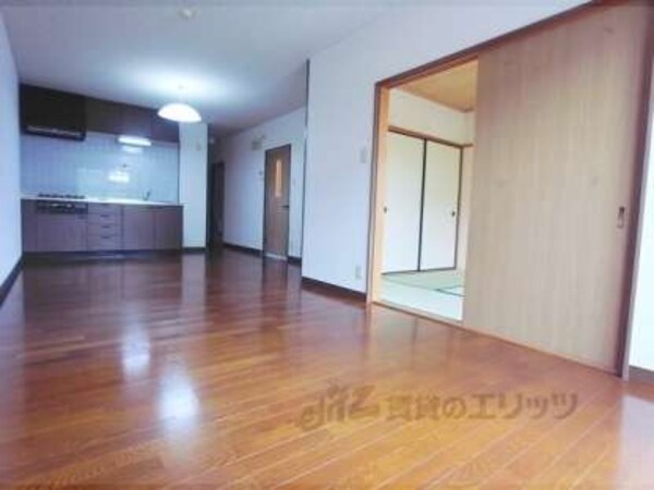 リビング(広々としたリビングです)