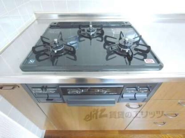 キッチン(３口ガスコンロ付システムキッチン)