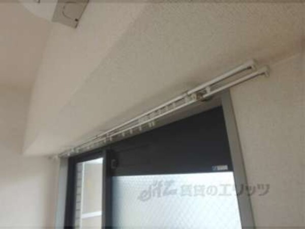 カーテンレール