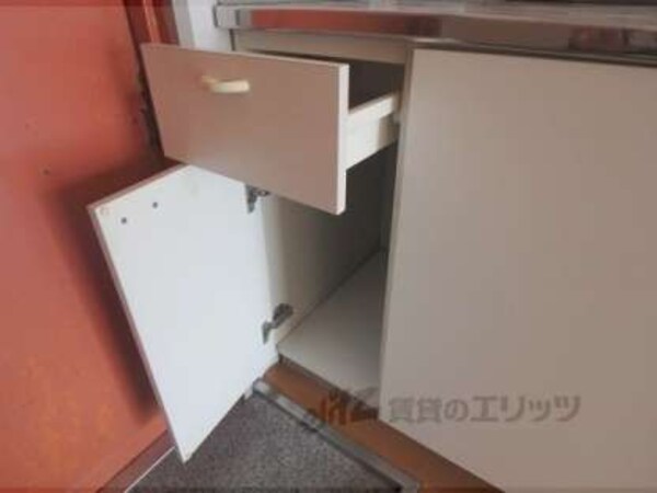 下部収納