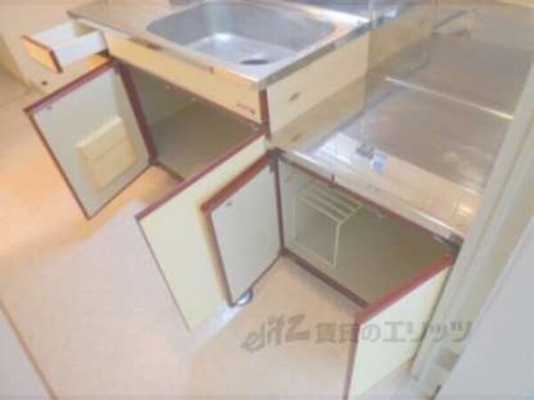 収納棚
