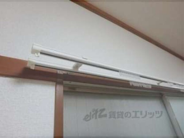カーテンレール