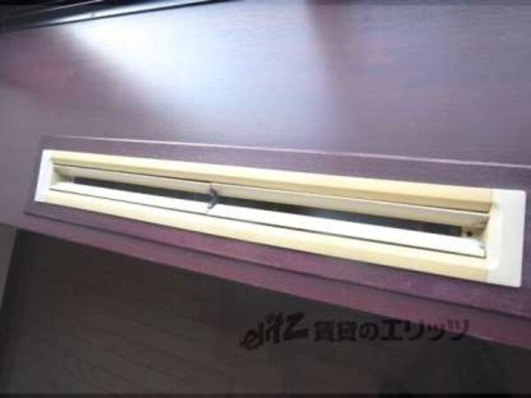 空調管理(排出口ですのでふさがないで下さい)