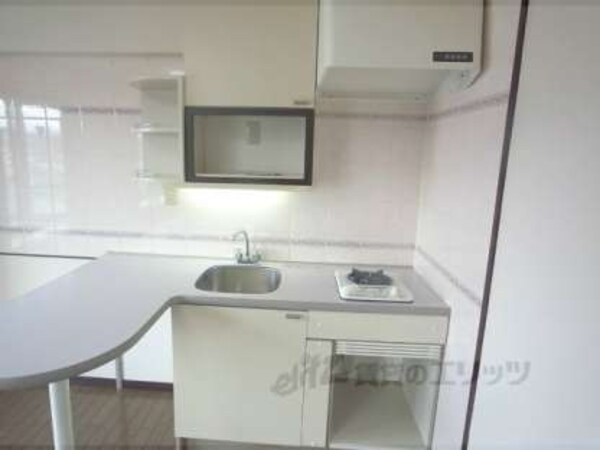 キッチン(電子コンロと電子レンジが置ける棚付き)