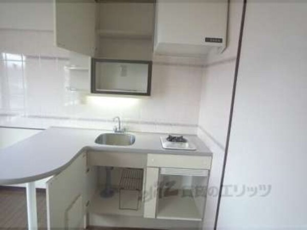 キッチン(電子コンロと電子レンジが置ける棚付き)